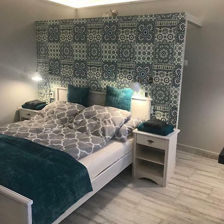 Aradi Apartman Pecs Bagian luar foto