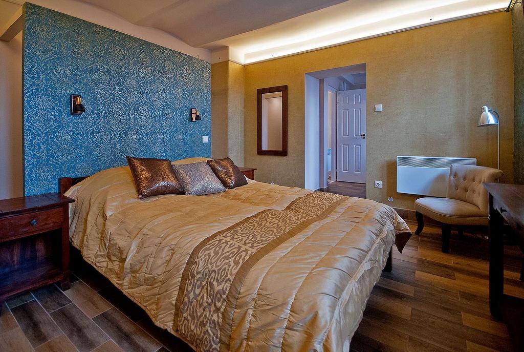 Aradi Apartman Pecs Bagian luar foto