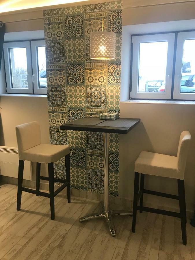Aradi Apartman Pecs Bagian luar foto
