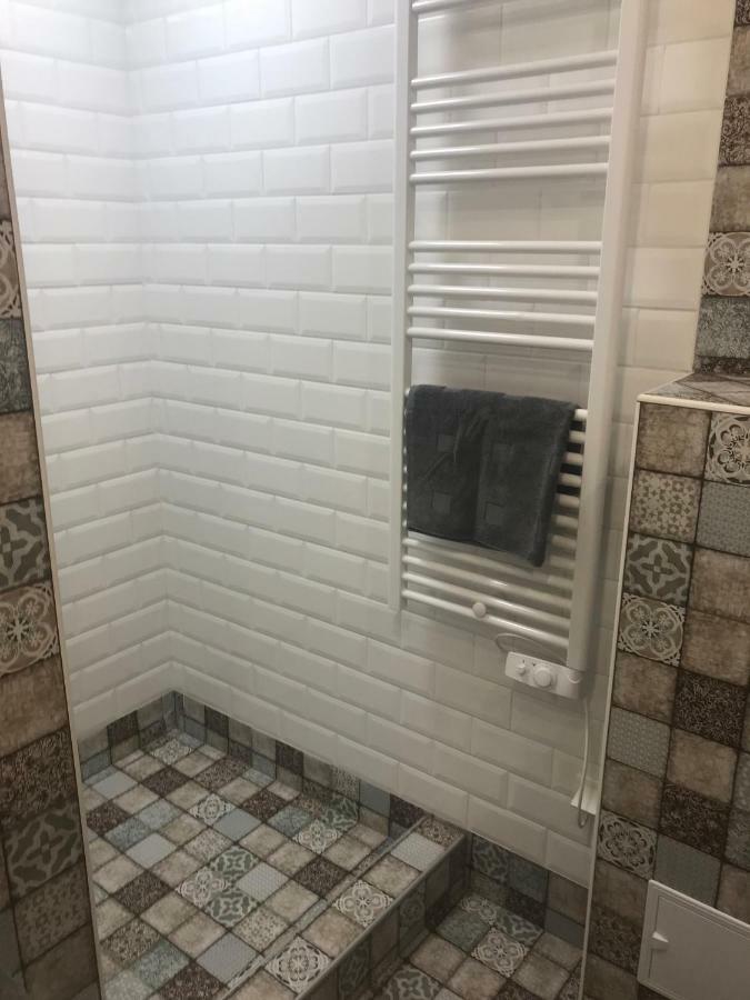 Aradi Apartman Pecs Bagian luar foto
