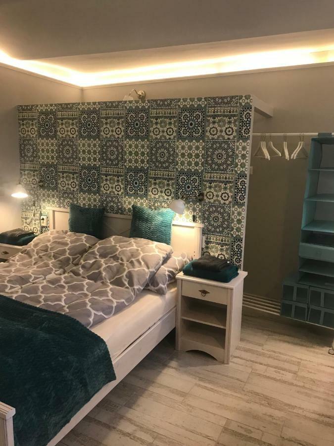 Aradi Apartman Pecs Bagian luar foto