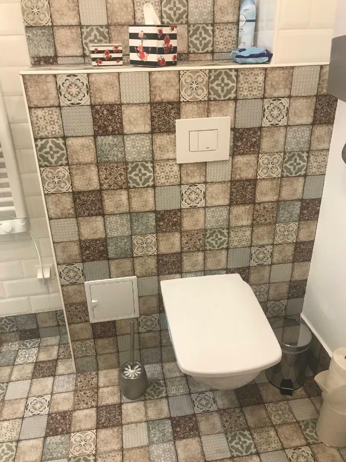 Aradi Apartman Pecs Bagian luar foto