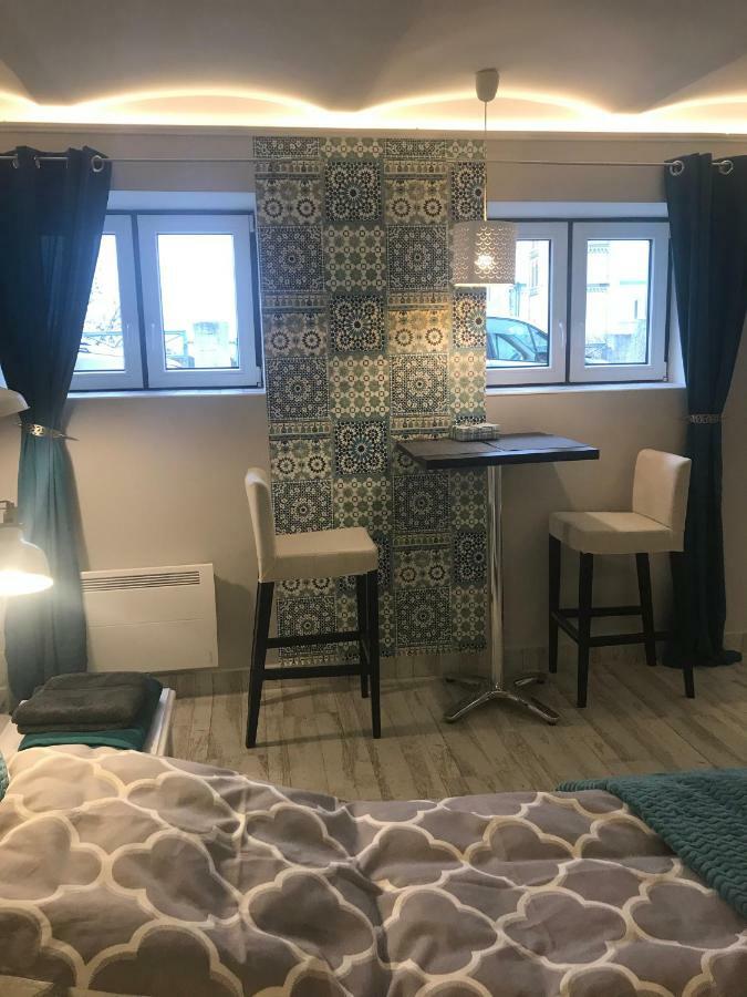 Aradi Apartman Pecs Bagian luar foto